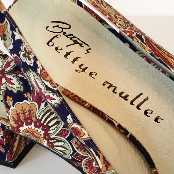 Bettye by Bettye Muller ‘Wisp’ Slingback Pumps - Picture 8 of 12